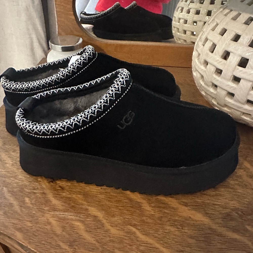 UGG Black Platform Shoes with Cozy Fuzzy Material and Durable Sole